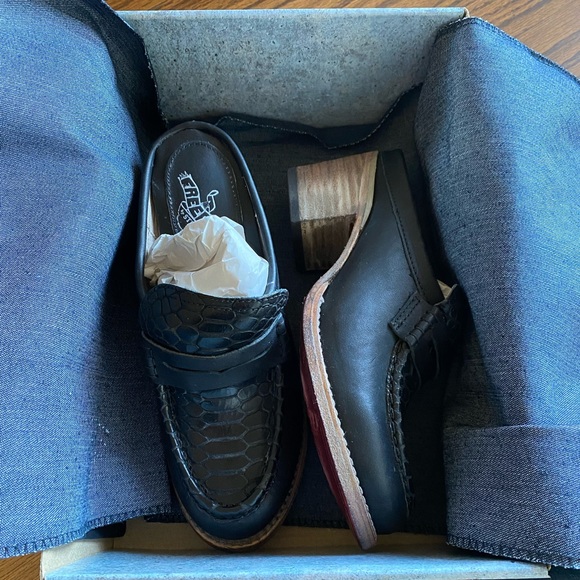 Freebird - Black Slides - Picture 5 of 9